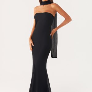 Under the Pagoda Maxi Dress - Black