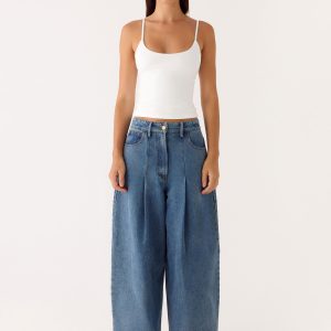 Zayn Pleated Denim Jeans - Light Wash Blue